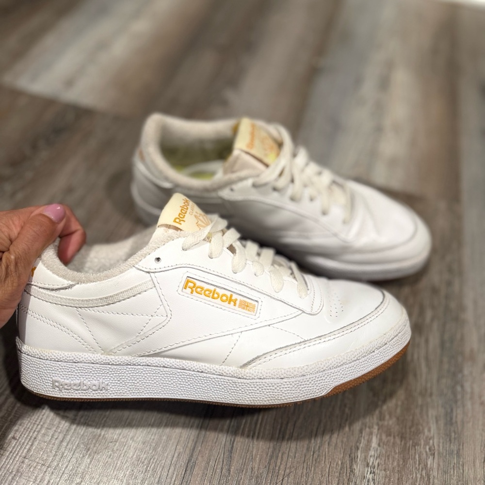Reebok Classic White and yellow Sneakers
